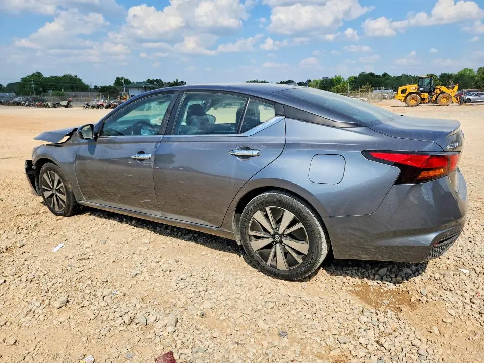 2022 NISSAN ALTIMA SV  