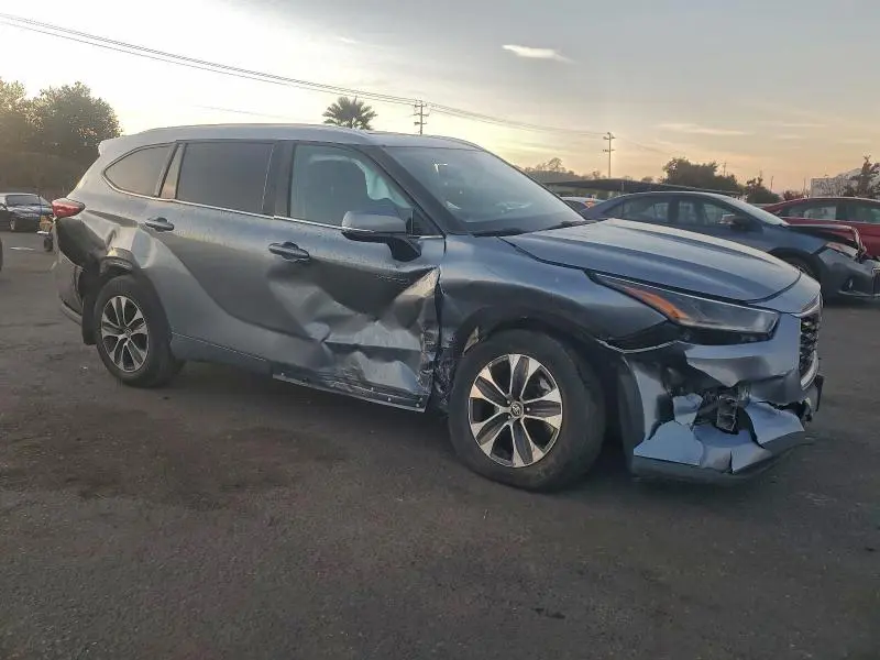 2021 TOYOTA HIGHLANDER HYBRID XLE  