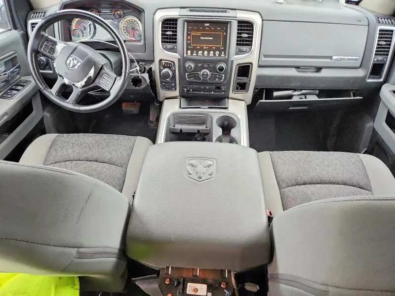 2017 RAM 1500 SLT  