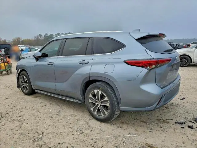 2020 TOYOTA HIGHLANDER XLE  