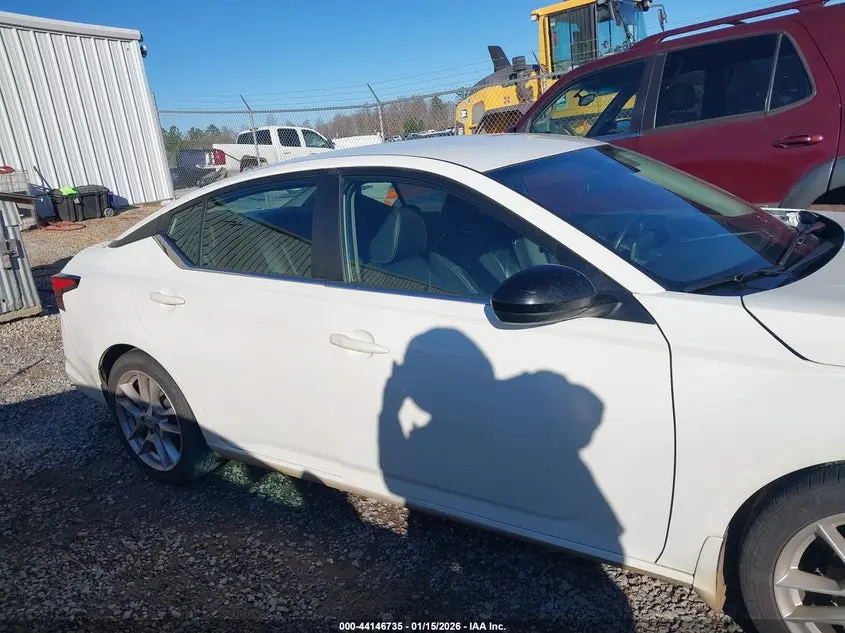 2022 NISSAN ALTIMA SR FWD