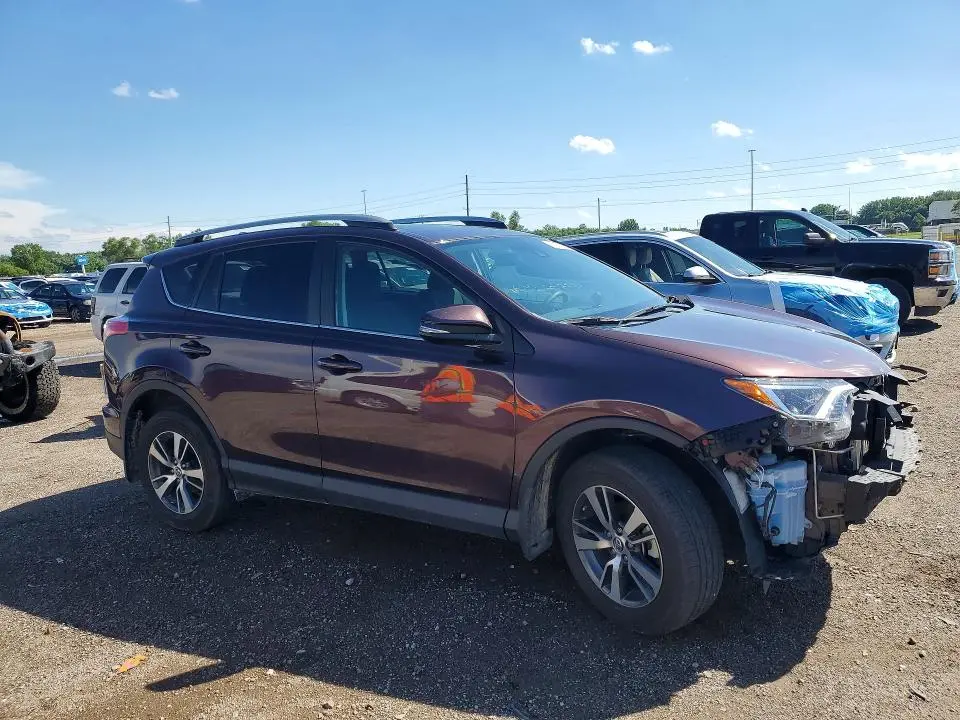 2017 TOYOTA RAV4 XLE  