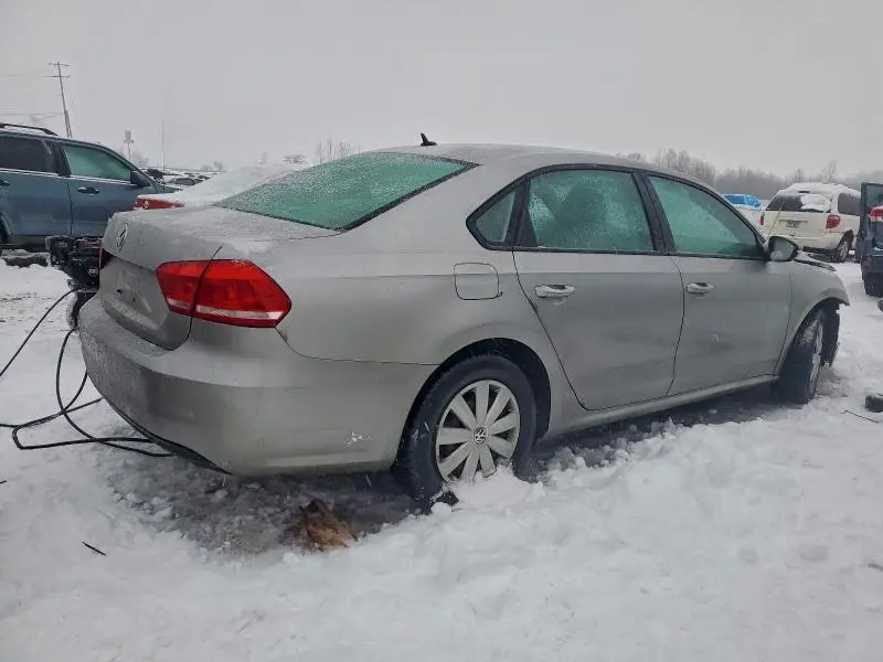 2012 VOLKSWAGEN PASSAT S  