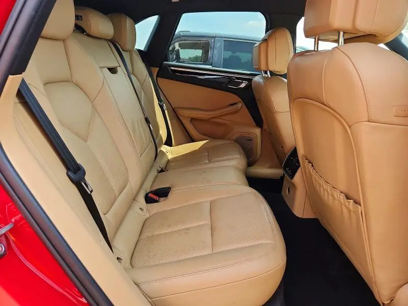 2018 PORSCHE MACAN   