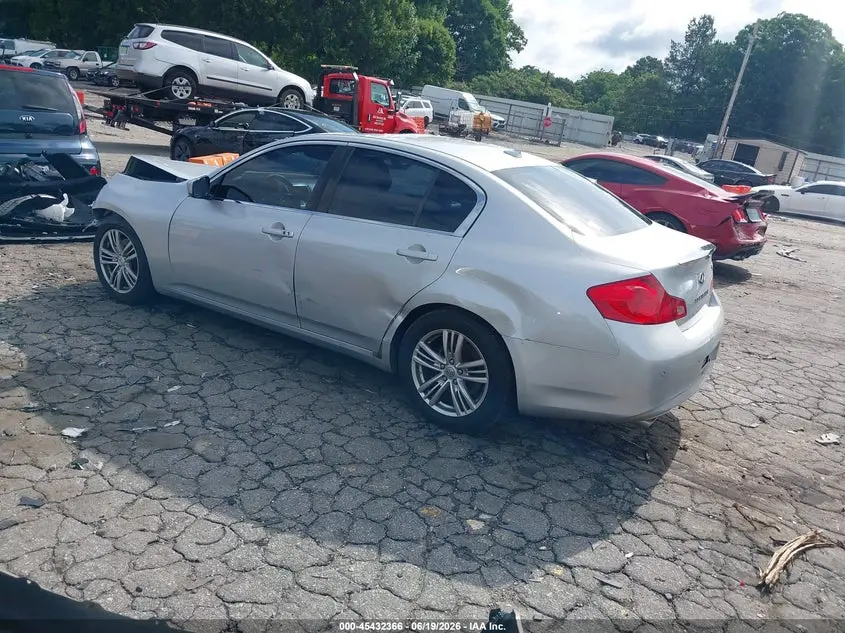 2013 INFINITI G37 JOURNEY