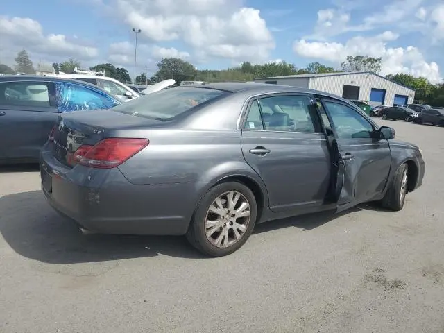 2010 TOYOTA AVALON XL  