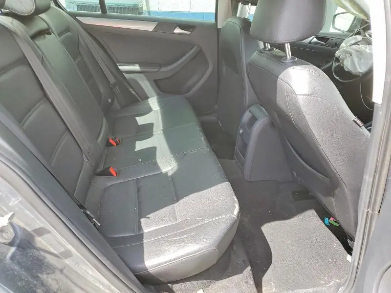 2017 VOLKSWAGEN JETTA SE  