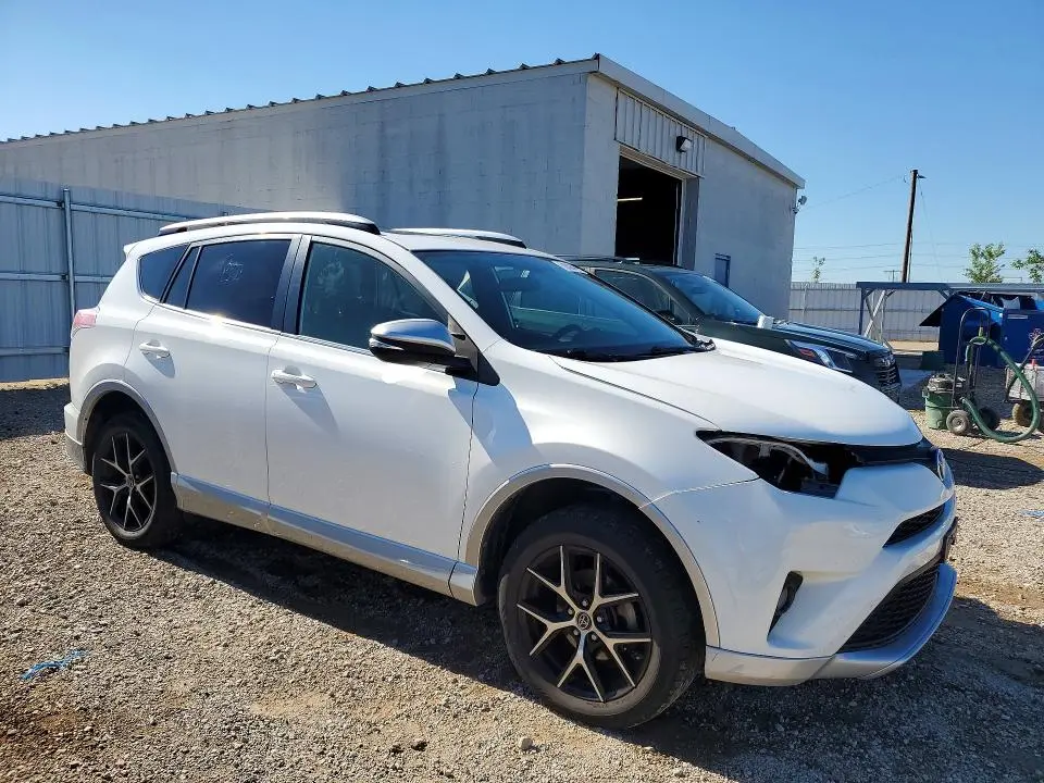 2016 TOYOTA RAV4 SE  