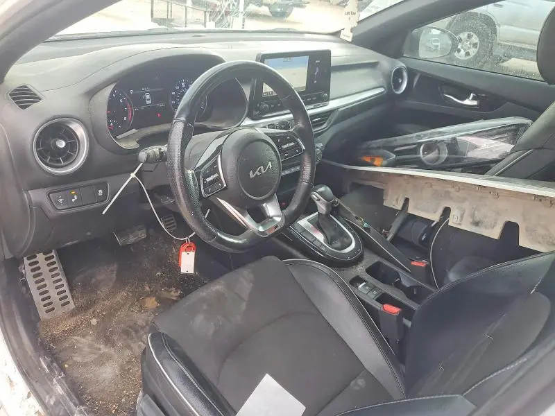 2023 KIA FORTE GT LINE  