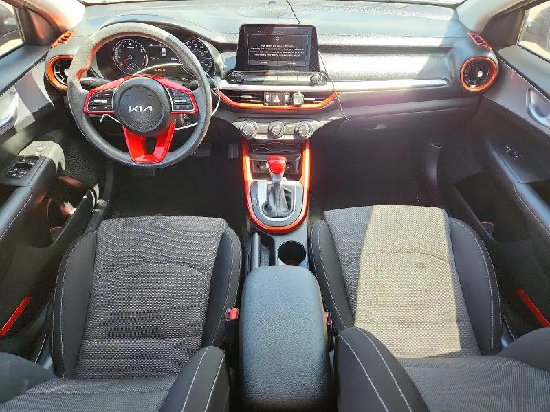 2023 KIA FORTE LX  
