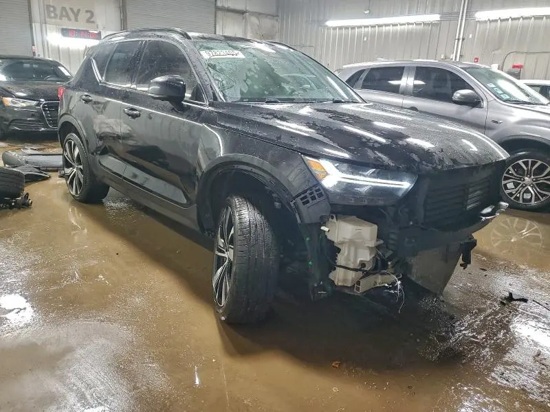 2021 VOLVO XC40 RECHARGE  