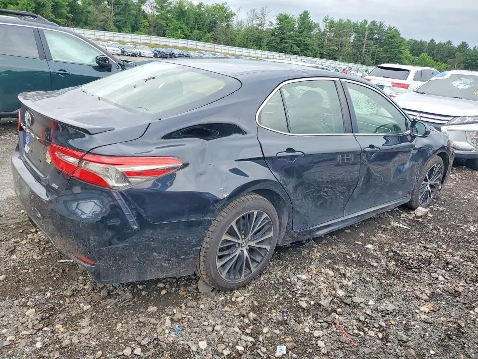 2018 TOYOTA CAMRY SE  