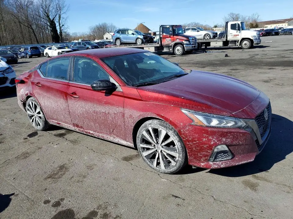 2021 NISSAN ALTIMA SR  