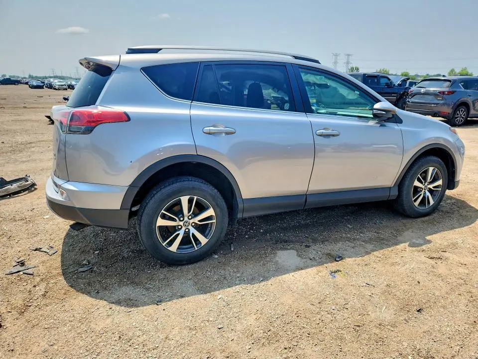 2018 TOYOTA RAV4 XLE  
