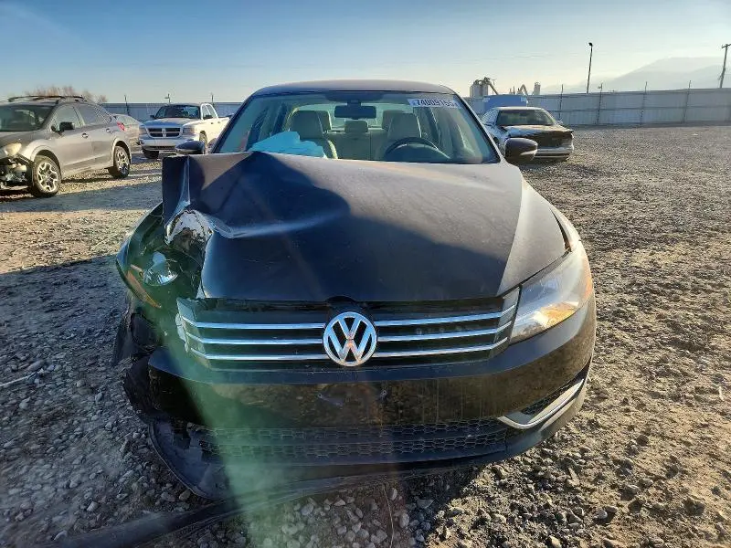 2013 VOLKSWAGEN PASSAT SE  