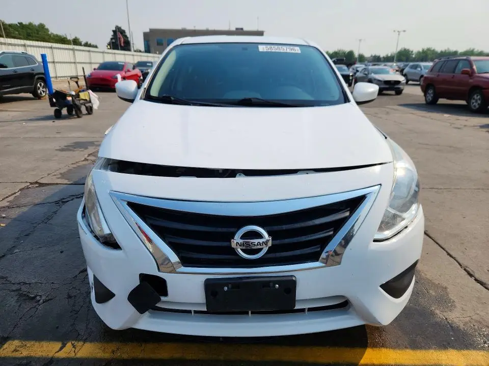 2019 NISSAN VERSA SV  