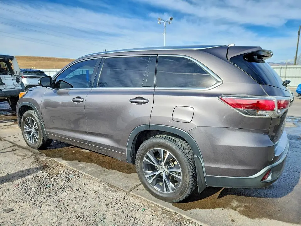2016 TOYOTA HIGHLANDER XLE  
