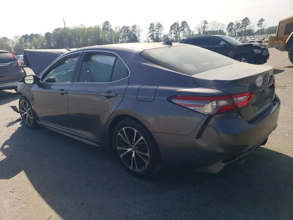 2019 TOYOTA CAMRY SE  