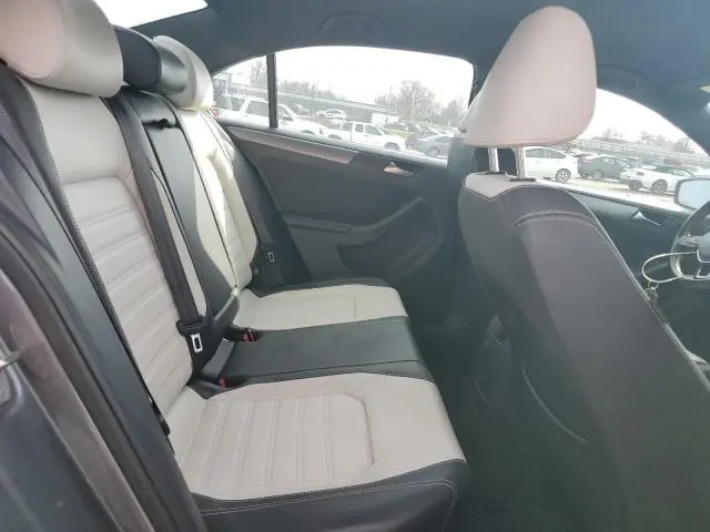 2016 VOLKSWAGEN JETTA SPORT  