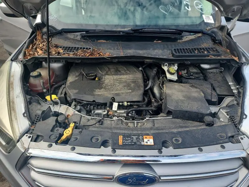 2017 FORD ESCAPE SE  
