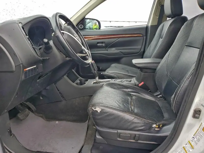 2015 MITSUBISHI OUTLANDER SE  