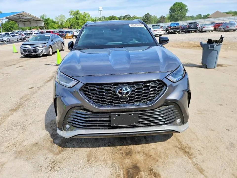 2022 TOYOTA HIGHLANDER XSE  