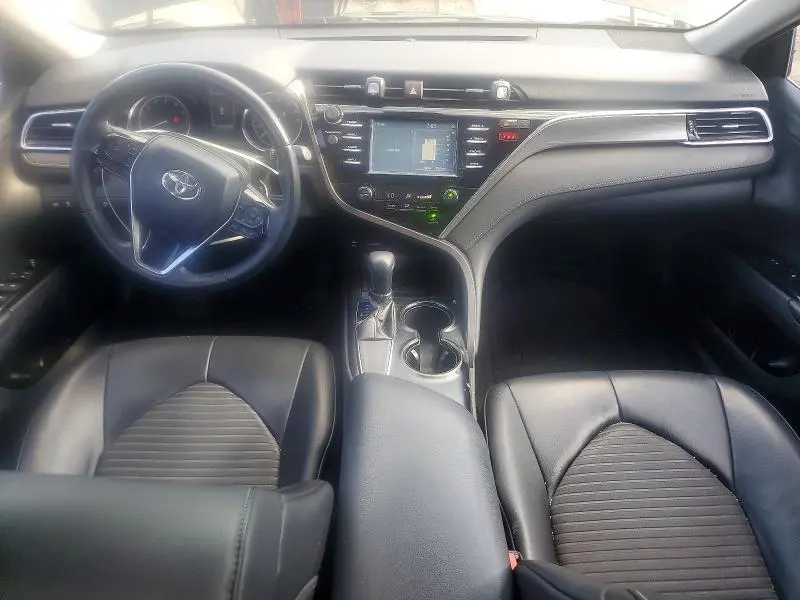 2018 TOYOTA CAMRY SE  