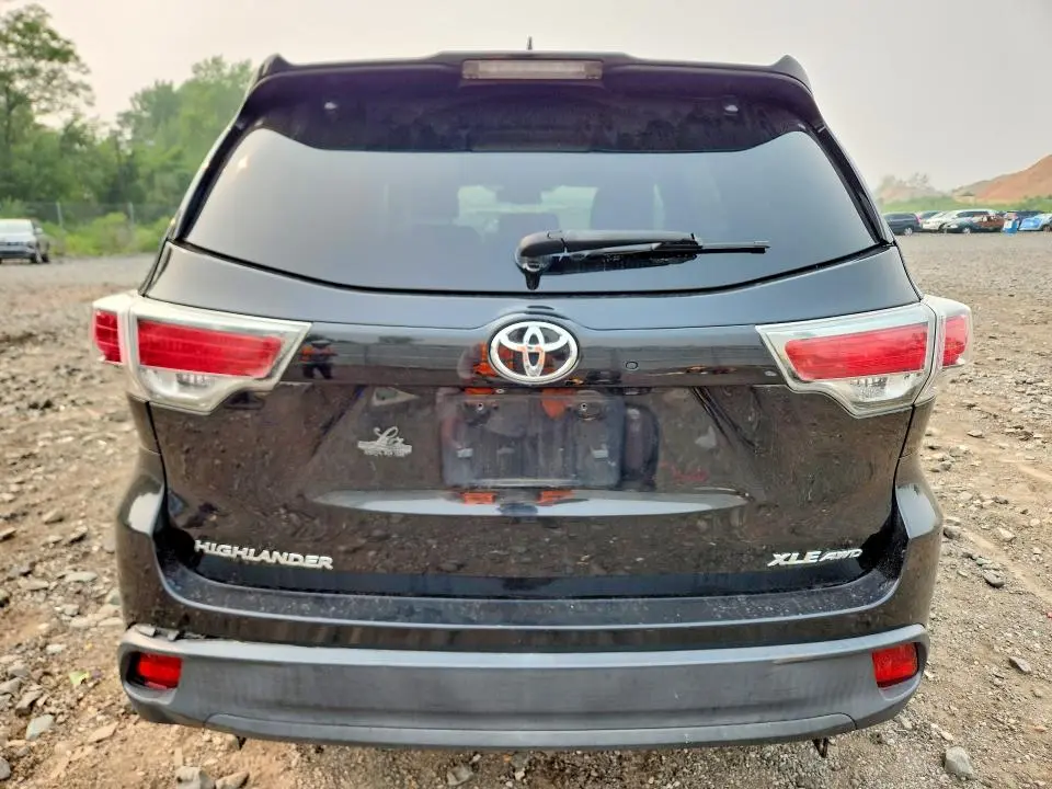 2016 TOYOTA HIGHLANDER XLE  