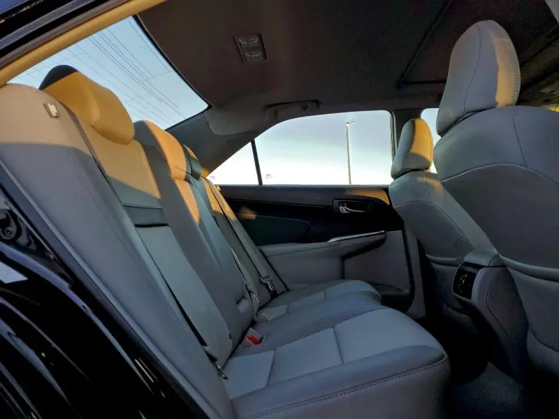 2014 TOYOTA CAMRY SE  
