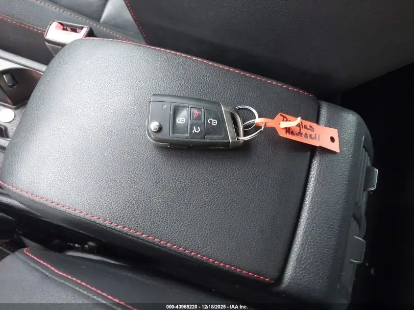 2016 VOLKSWAGEN GOLF GTI AUTOBAHN W/PERFORMANCE PACKAGE 4-DOOR