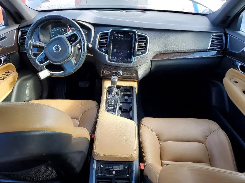 2017 VOLVO XC90 T6  