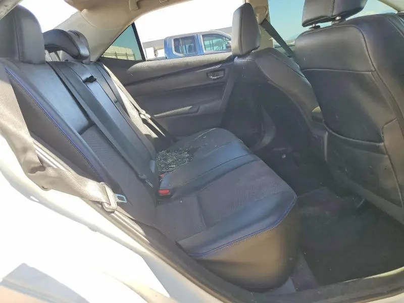 2017 TOYOTA COROLLA SE  