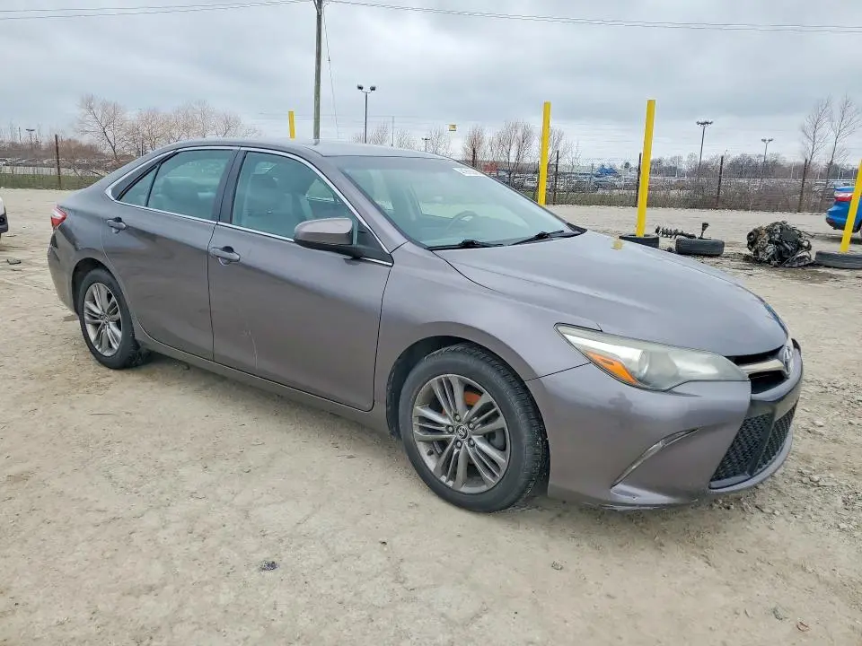 2016 TOYOTA CAMRY SE  