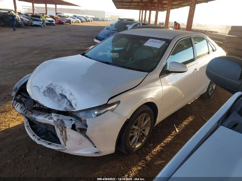 2015 TOYOTA CAMRY SE