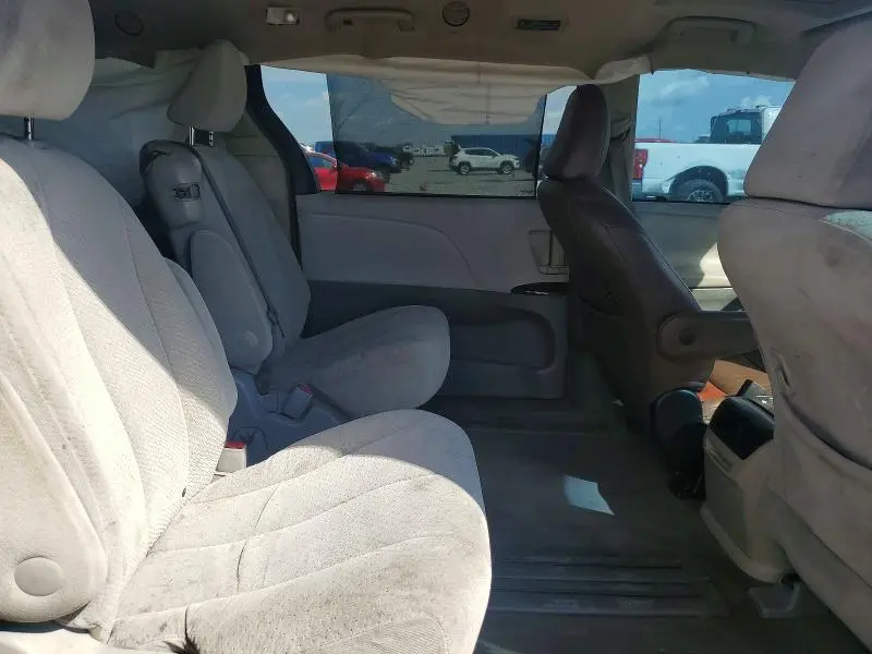 2015 TOYOTA SIENNA XLE 8-PASSENGER  