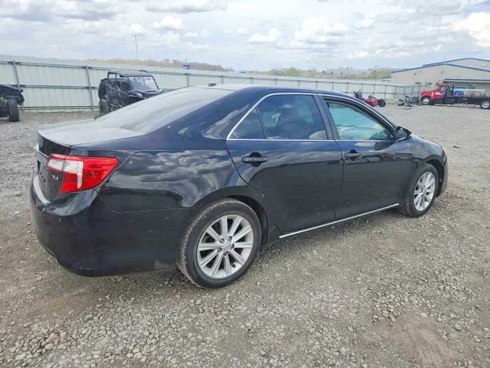 2014 TOYOTA CAMRY XLE  
