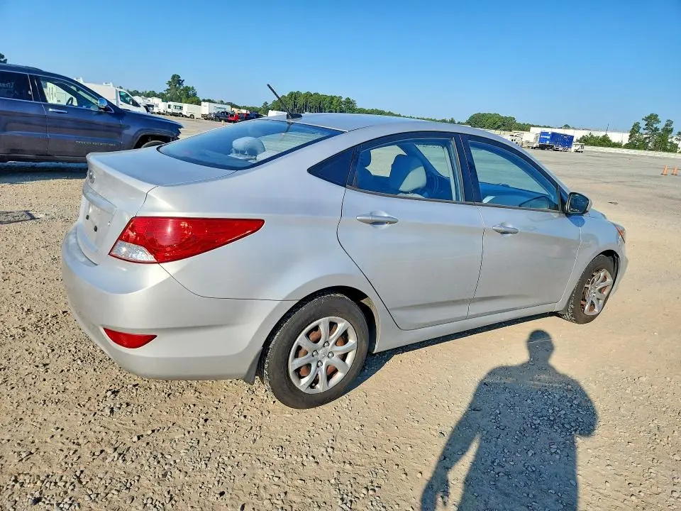 2012 HYUNDAI ACCENT GLS  