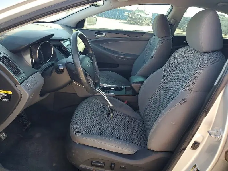 2012 HYUNDAI SONATA GLS  