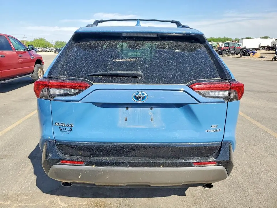 2022 TOYOTA RAV4 SE  
