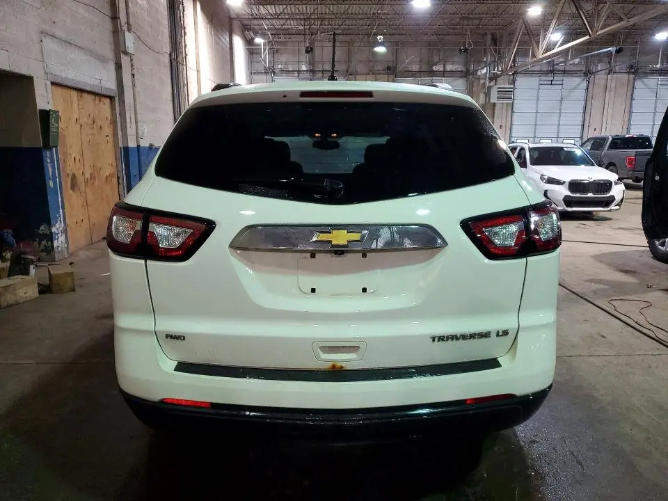 2013 CHEVROLET TRAVERSE LS  