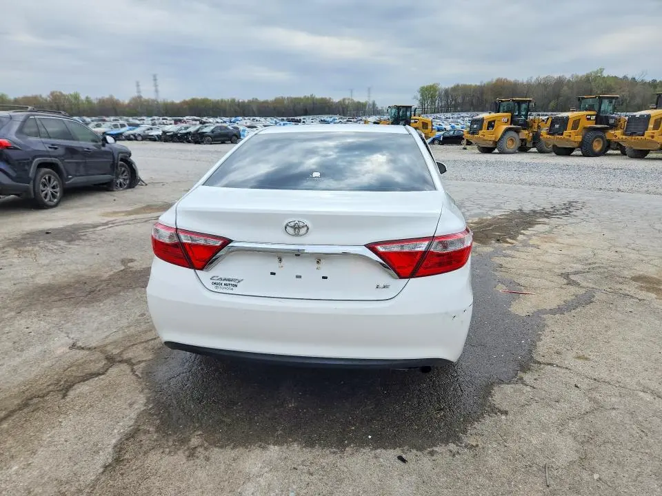 2016 TOYOTA CAMRY LE  