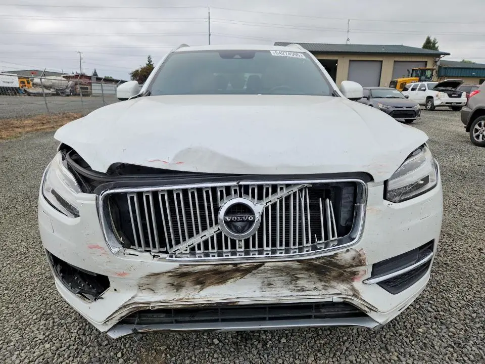 2017 VOLVO XC90 T6  