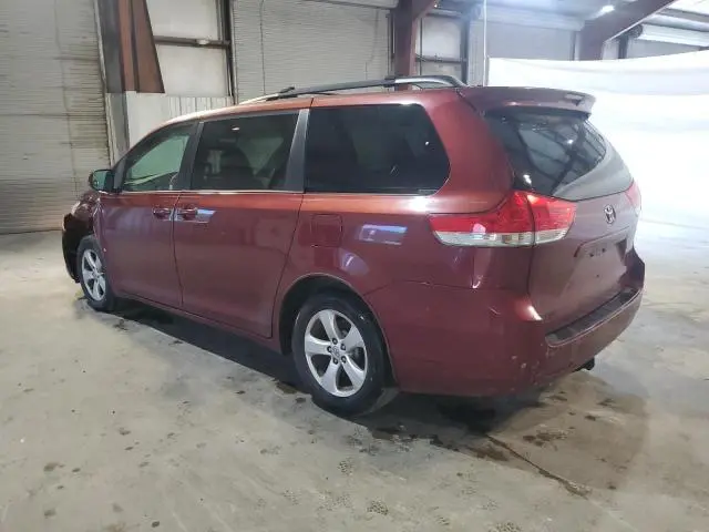 2013 TOYOTA SIENNA LE  