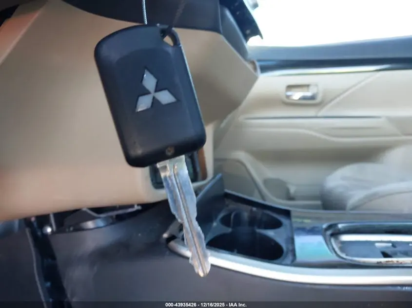 2020 MITSUBISHI OUTLANDER ES 2.4