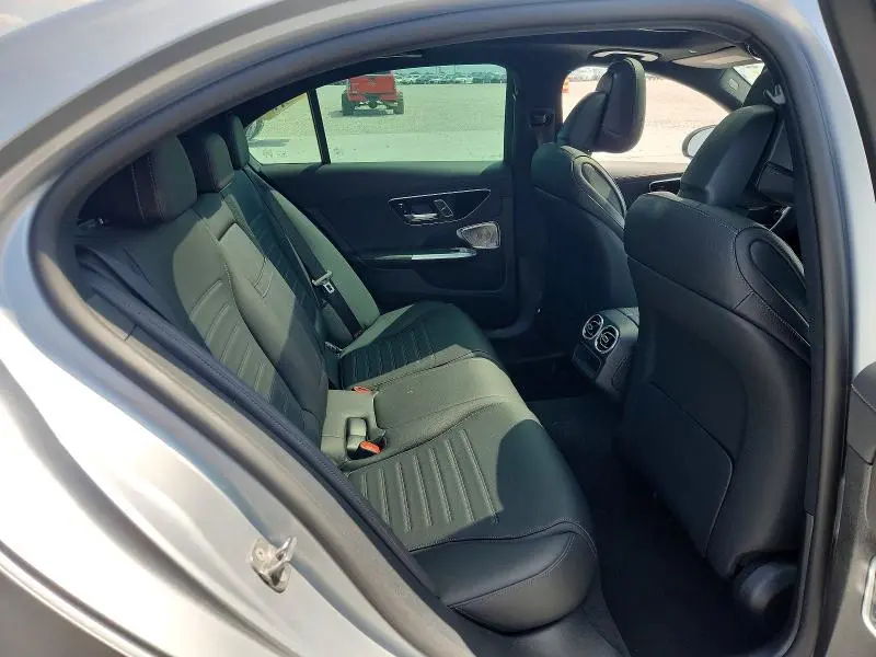 2025 MERCEDES-BENZ C 300  