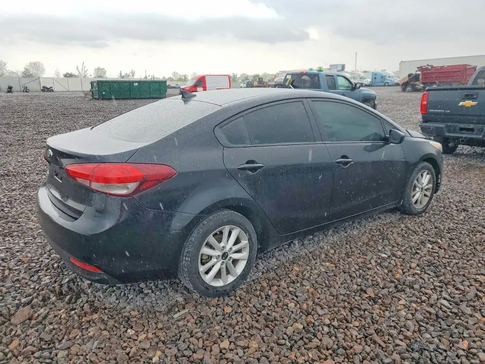 2017 KIA FORTE LX  