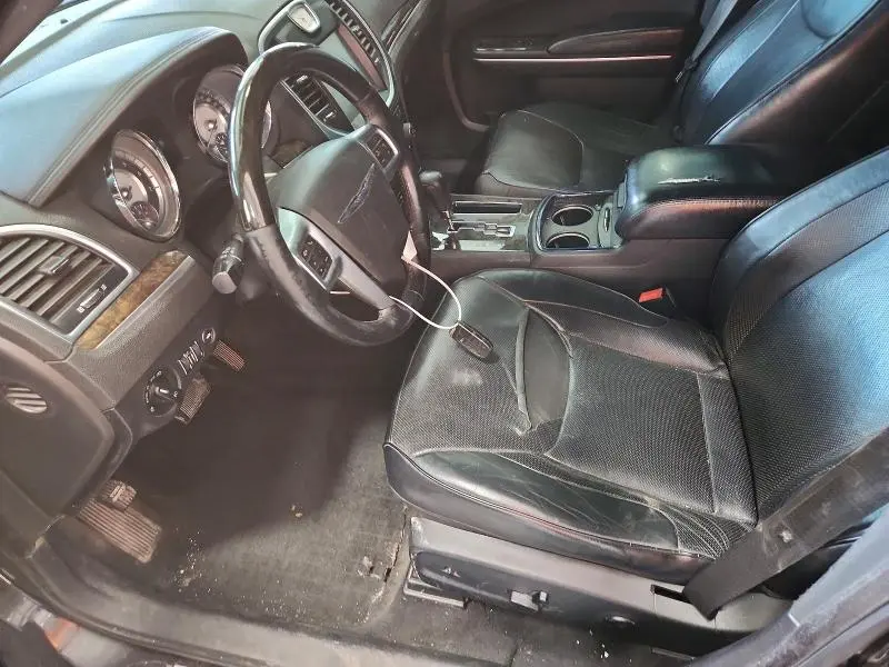 2012 CHRYSLER 300C   