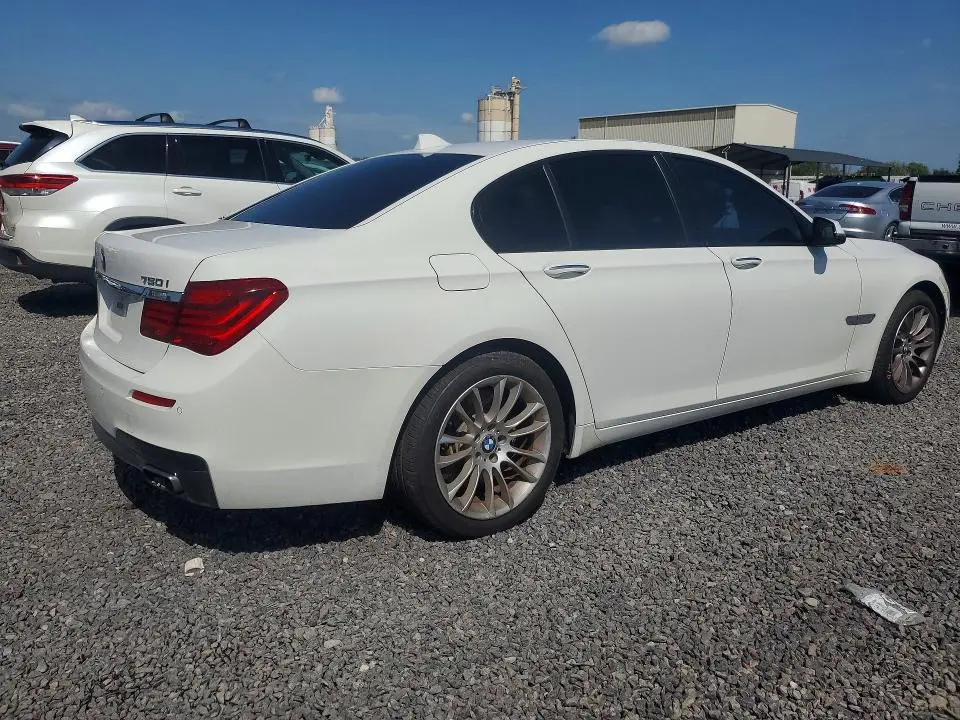 2015 BMW 750 XI  