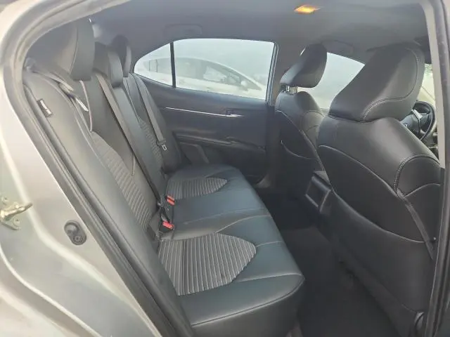 2019 TOYOTA CAMRY SE  