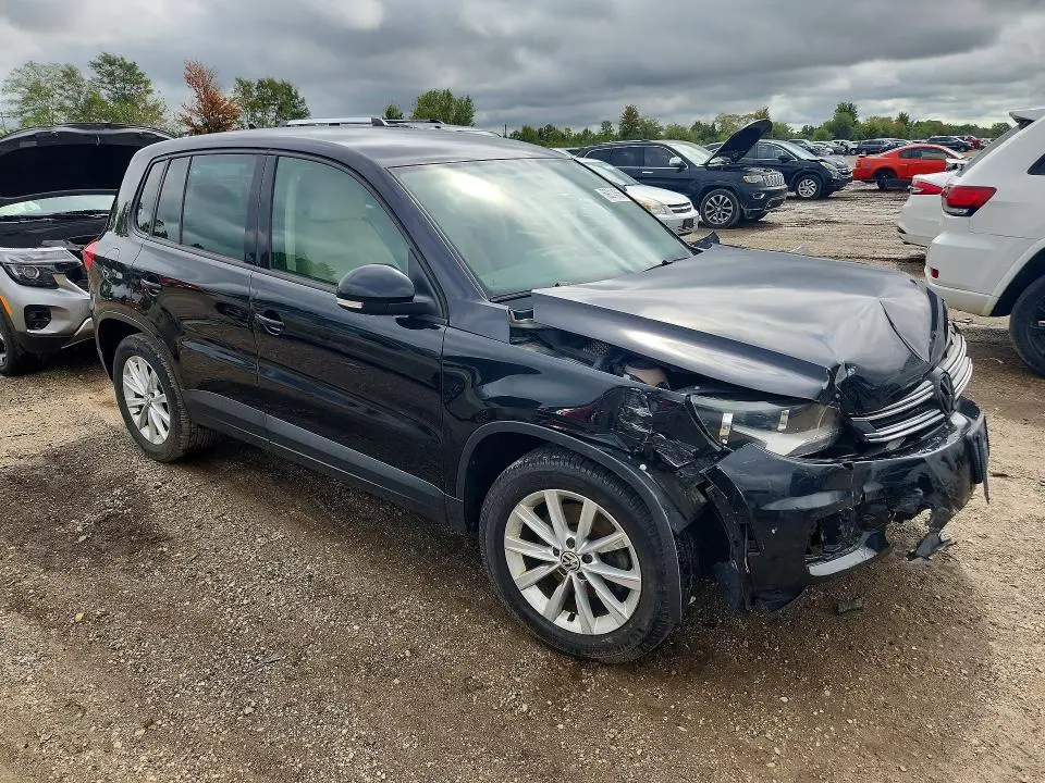 2014 VOLKSWAGEN TIGUAN S  
